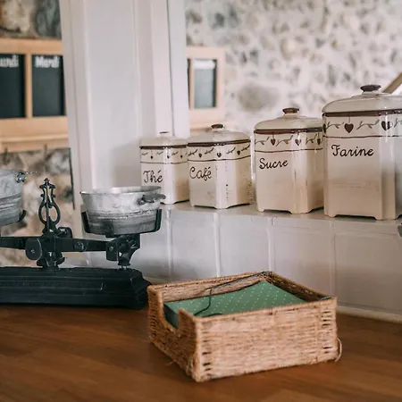 펜션 Maison Veyronne Ferme Renovee Avec Piscine Dizy